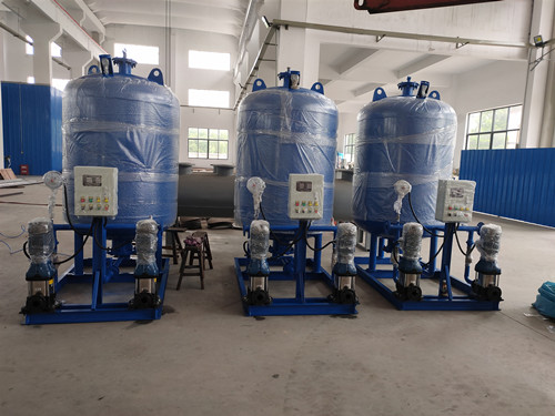 安徽六安客户预定的多台定压补水装置以及全自动加药装置以及发货！