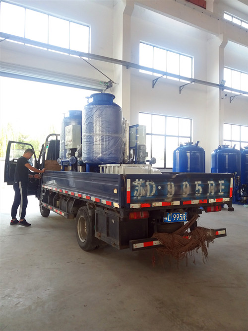 吉林客户预定的凝结水回收设备和上海客户预定的全自动加药装置发货啦！